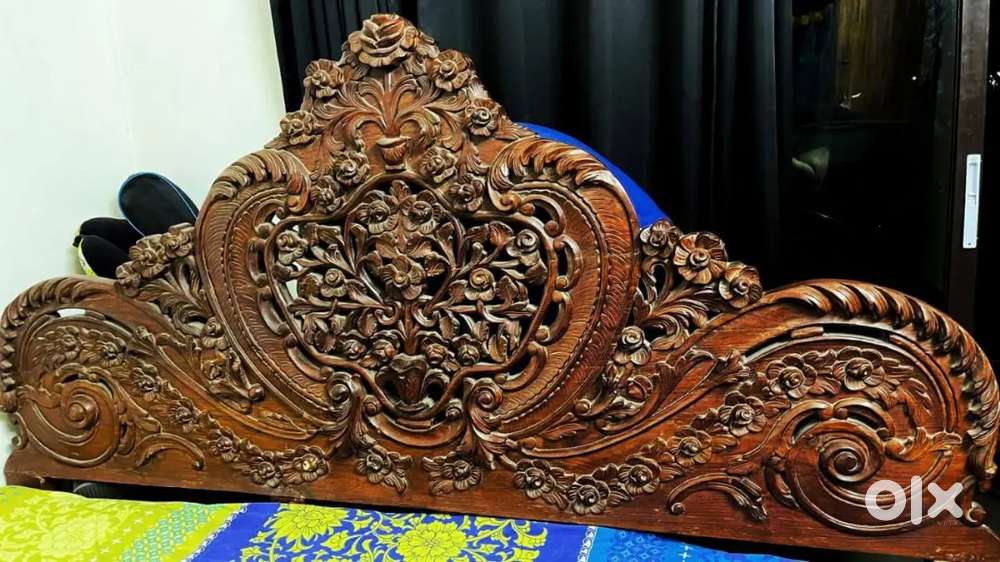 Royal set sofa and box bed