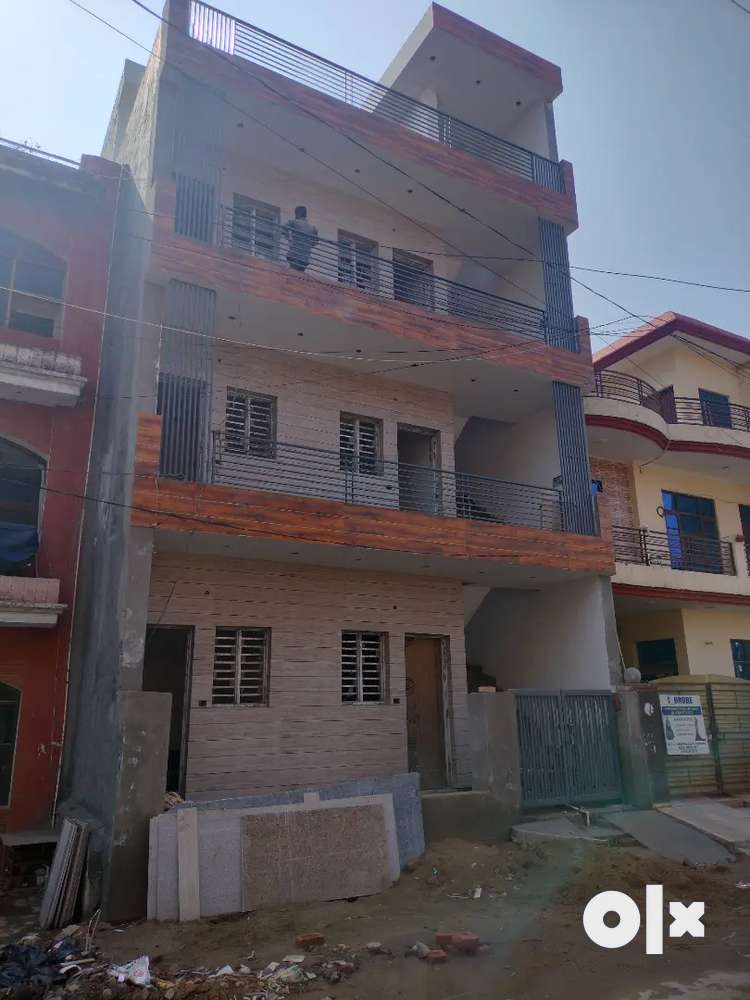 93 sq yrd PG ( 8 room set) available at Green enclave(Patiala Highway)