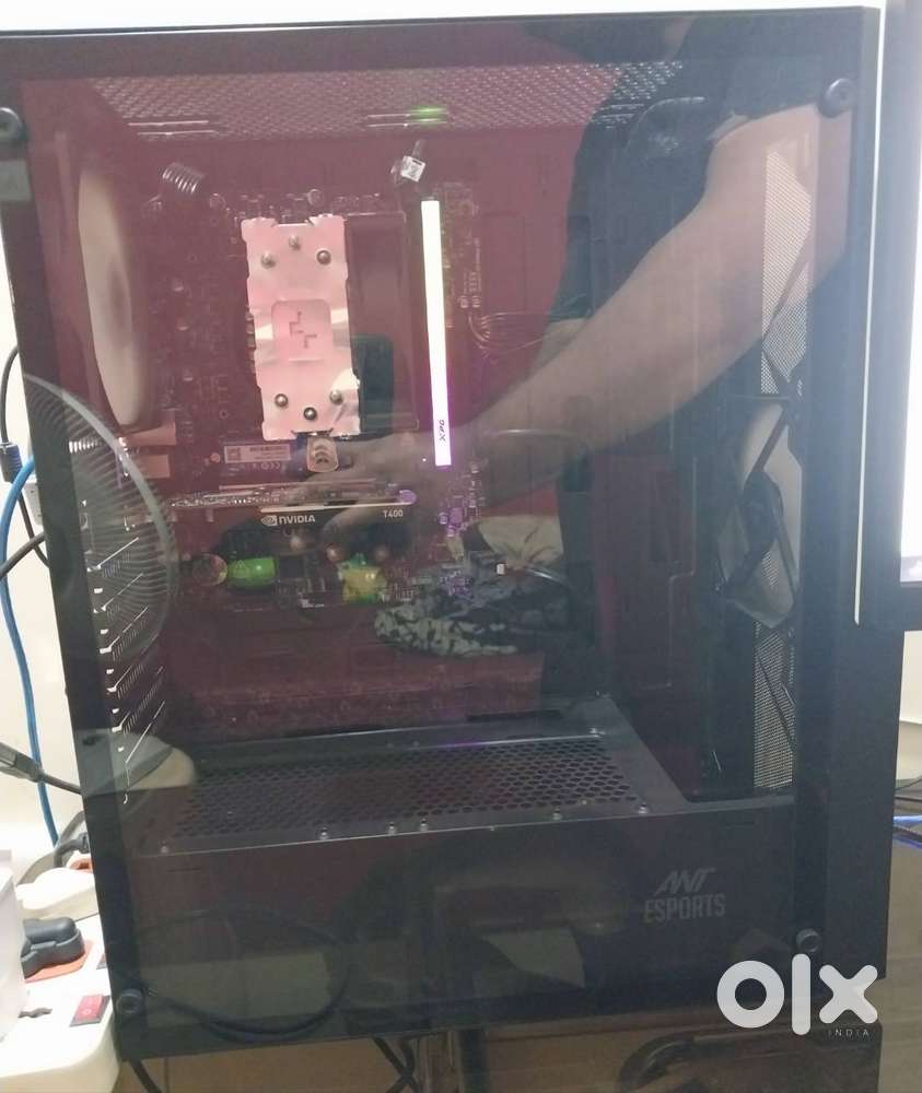 PC cabinet/Case and T400 GDDR6 4GB Graphic card