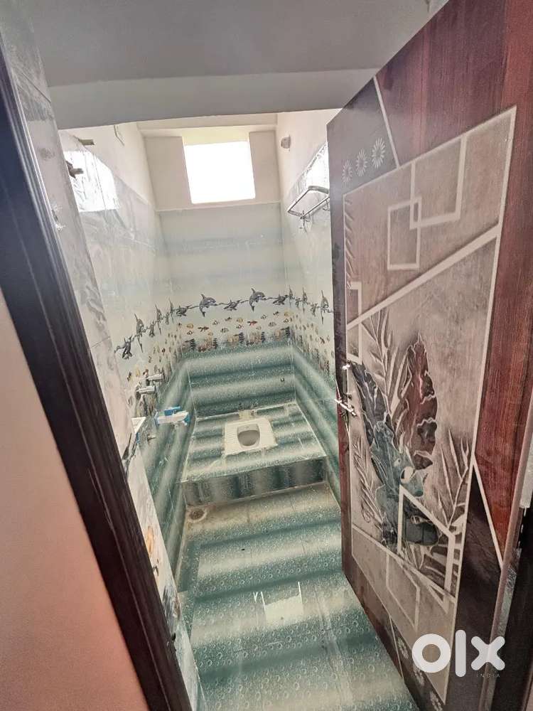 5 flats available in nearby also