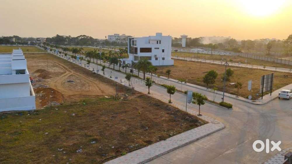 Luxurious plots at prime location
