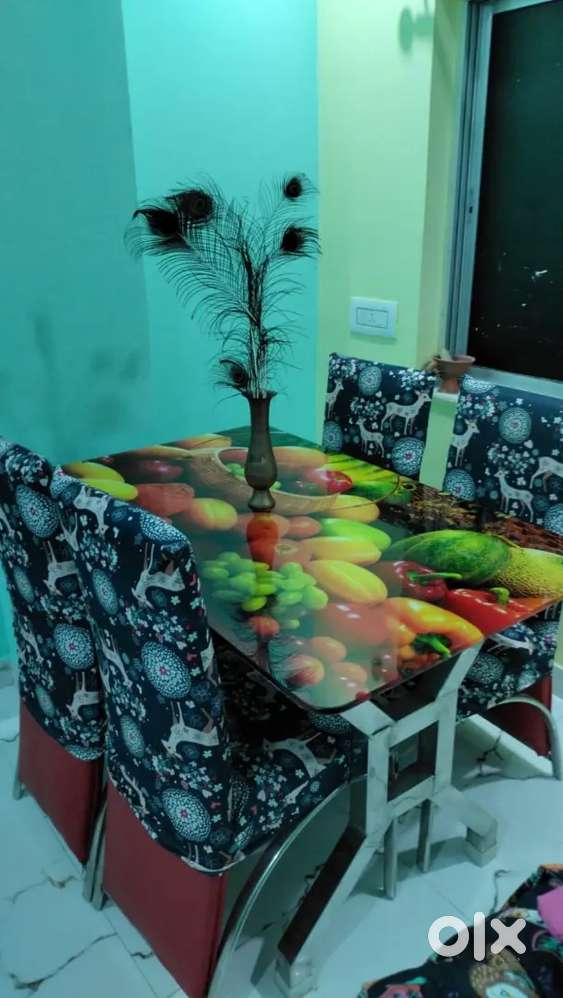 4 seater dining table