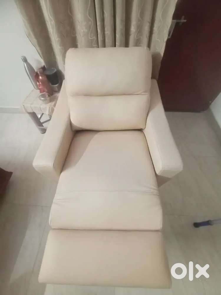 ELECTIC RECLINER Excellent condition