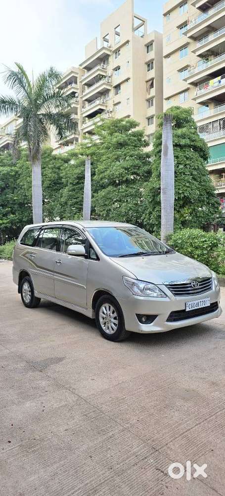 Toyota Innova 2.5 VX 8 STR, 2013, Diesel