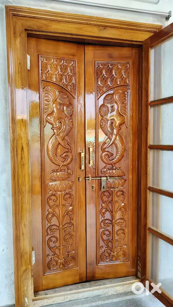 Wood spray polishing works