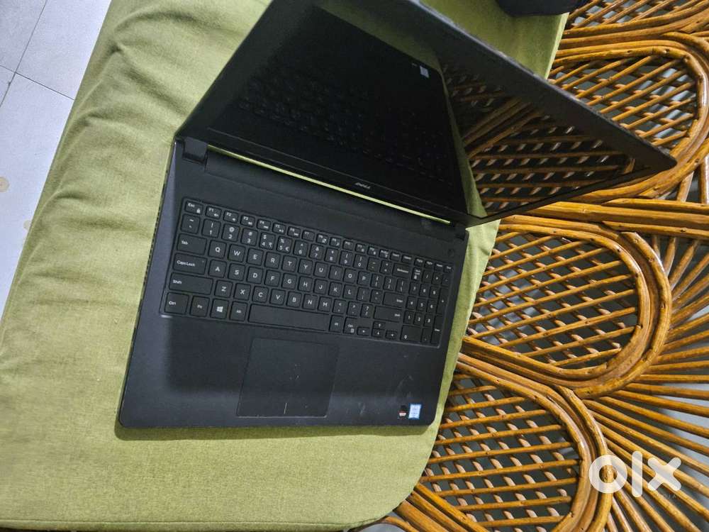 Dell laptop  intel I5. Chips     window 10 pro.