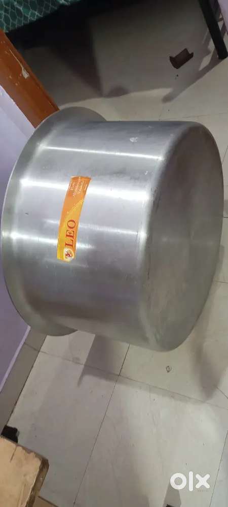 Aluminium vessel and lid capacity of 25 kg rice