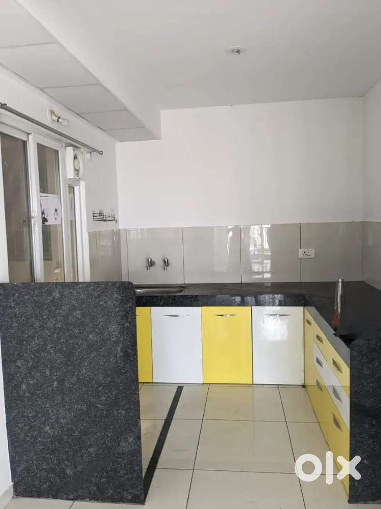 Spacious 2 bhk flat on rent