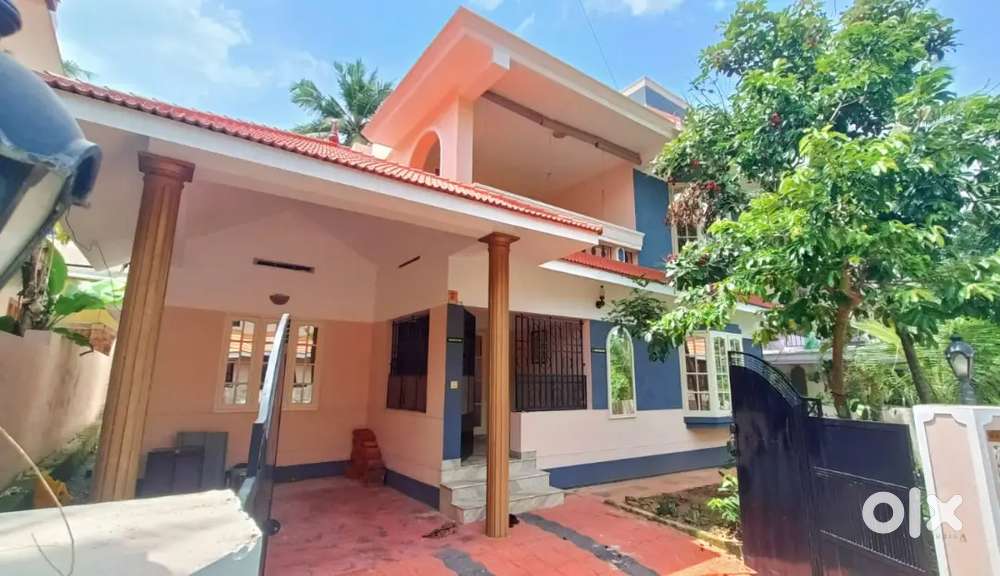 At Peroorkada 3BHK independent double storeyed house for rent