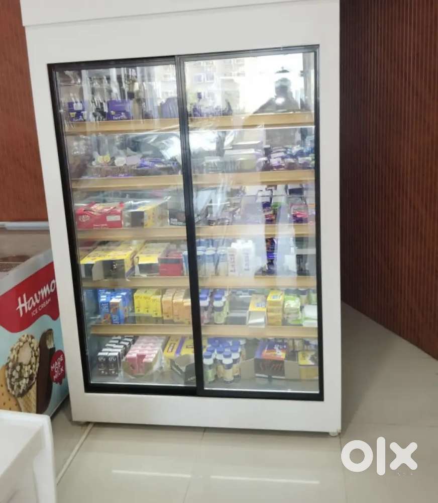 Sweets counter total selling karavana che.