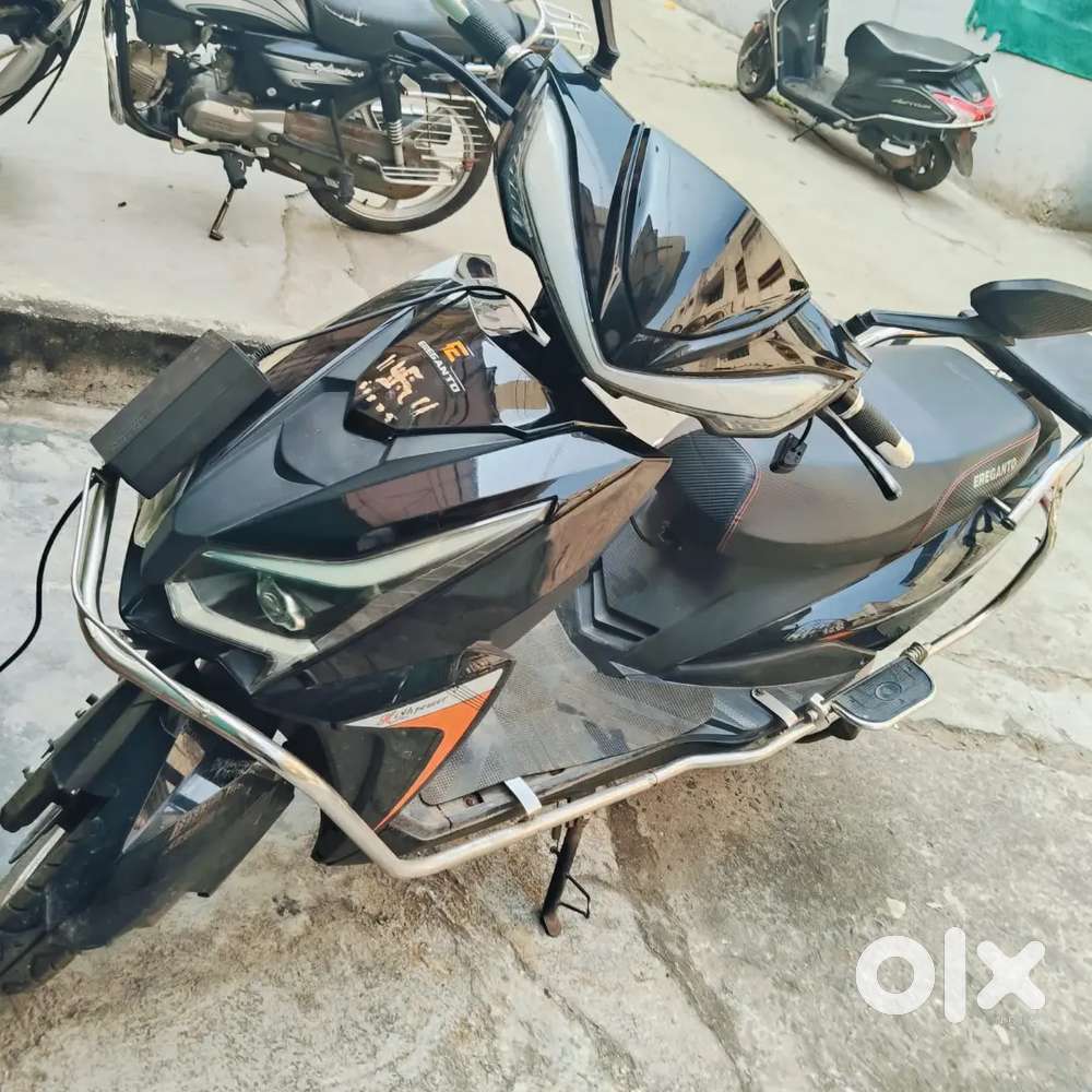 Good running condition eregento electric scooter 60V ev