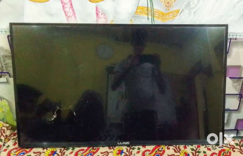 Lloyd 40 inch led tv