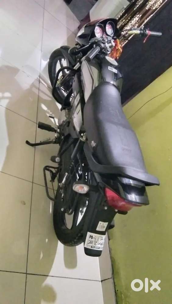 Good condition new bike abhi 5novemb ko li bike