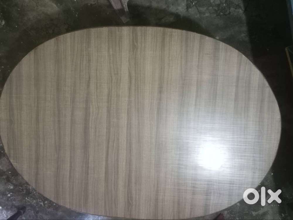 Oval shape common table