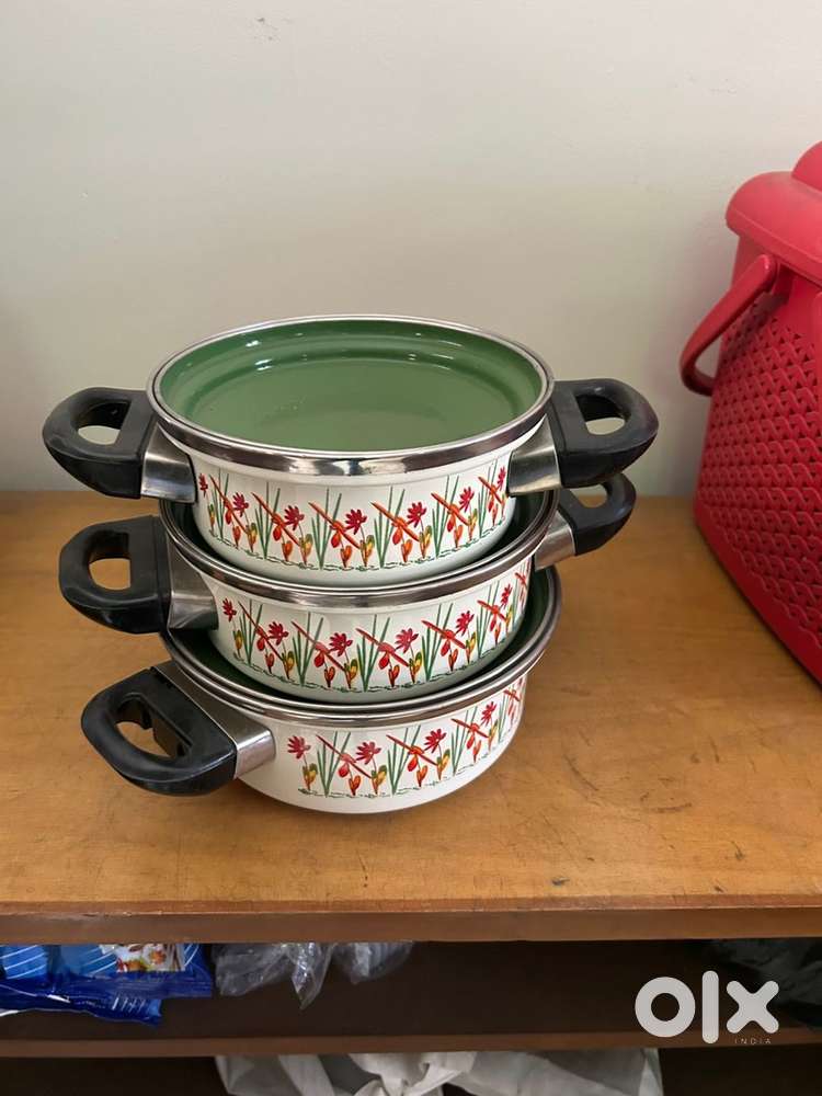 Set of three bowls