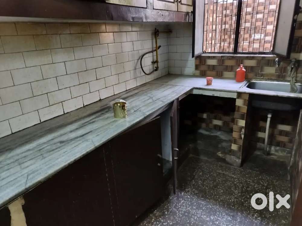 Floor available for rent for service class