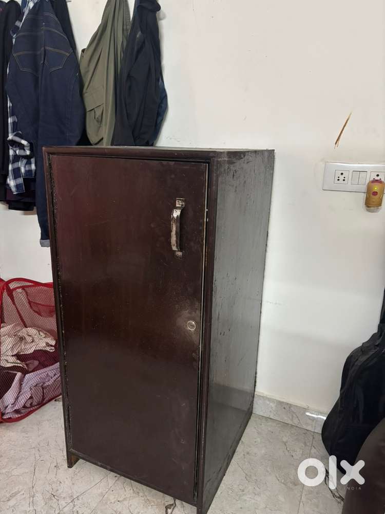 Wooden Medium size Wardrobes