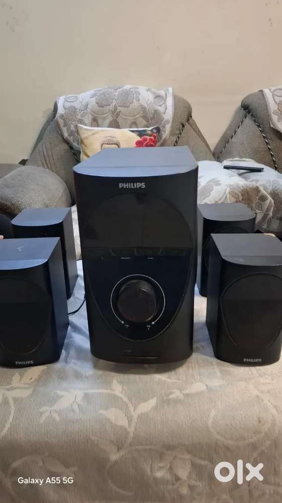 Phillips speakers with base system
