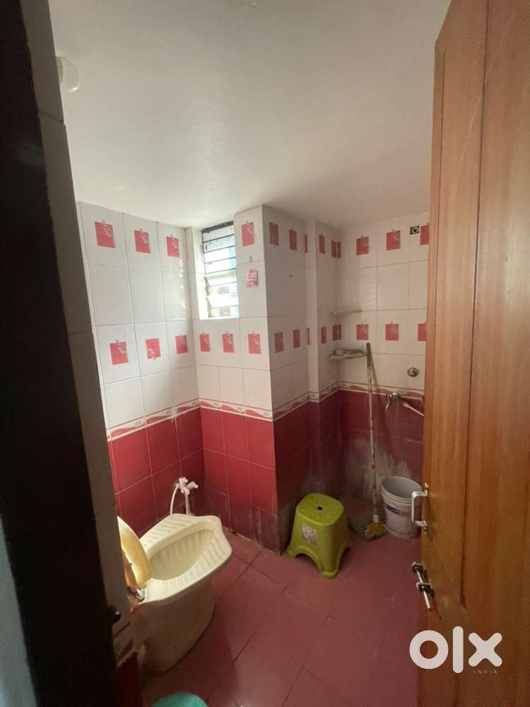 2 bhk semi furnished flat for rent