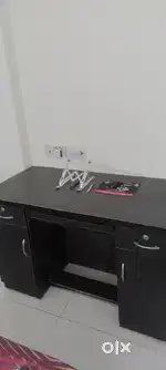 COMPUTER TABLE