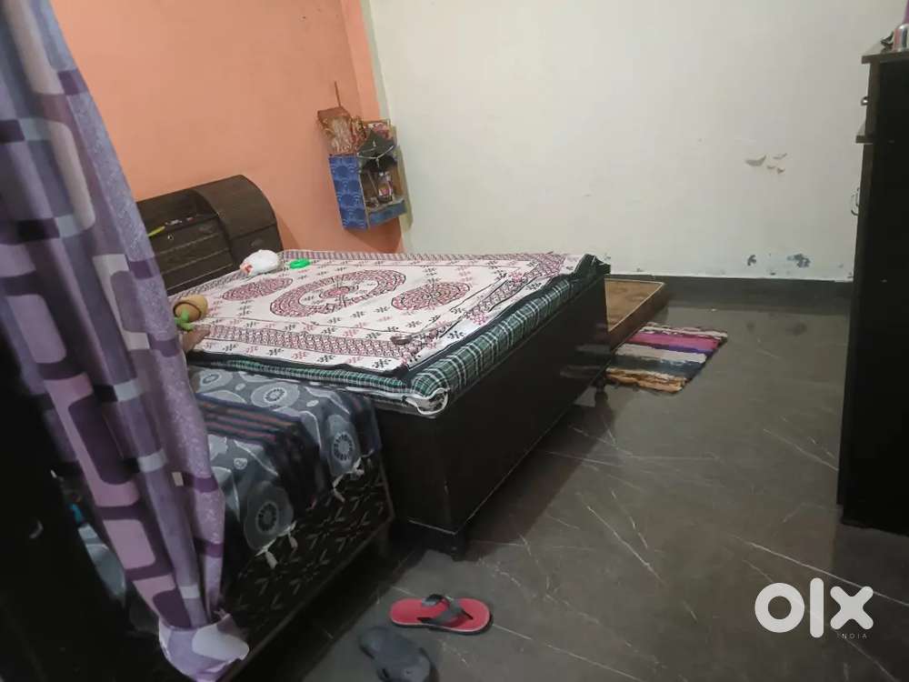 मेरा मकान बिकाऊ हे हरिद्वार रोशनाबाद में