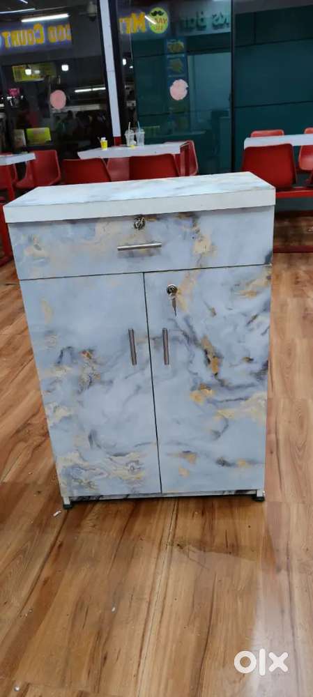 Cash counter for sale only 15 days use.