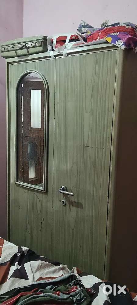 Almari lohe ki urgent sell kerni hai