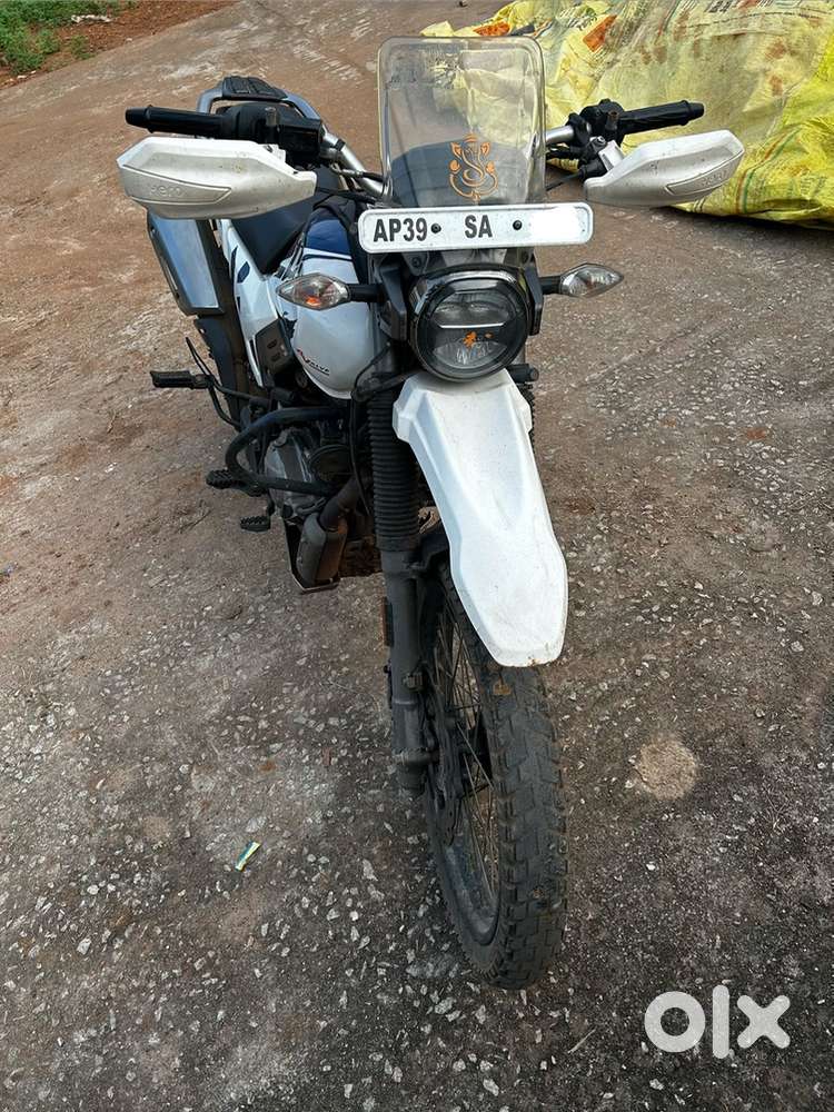 Hero Xpluse 200V Metallic Nexus Blue