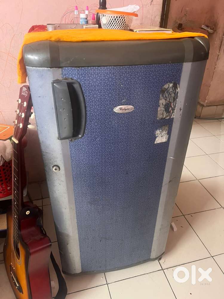 Whirlpool single door fridze