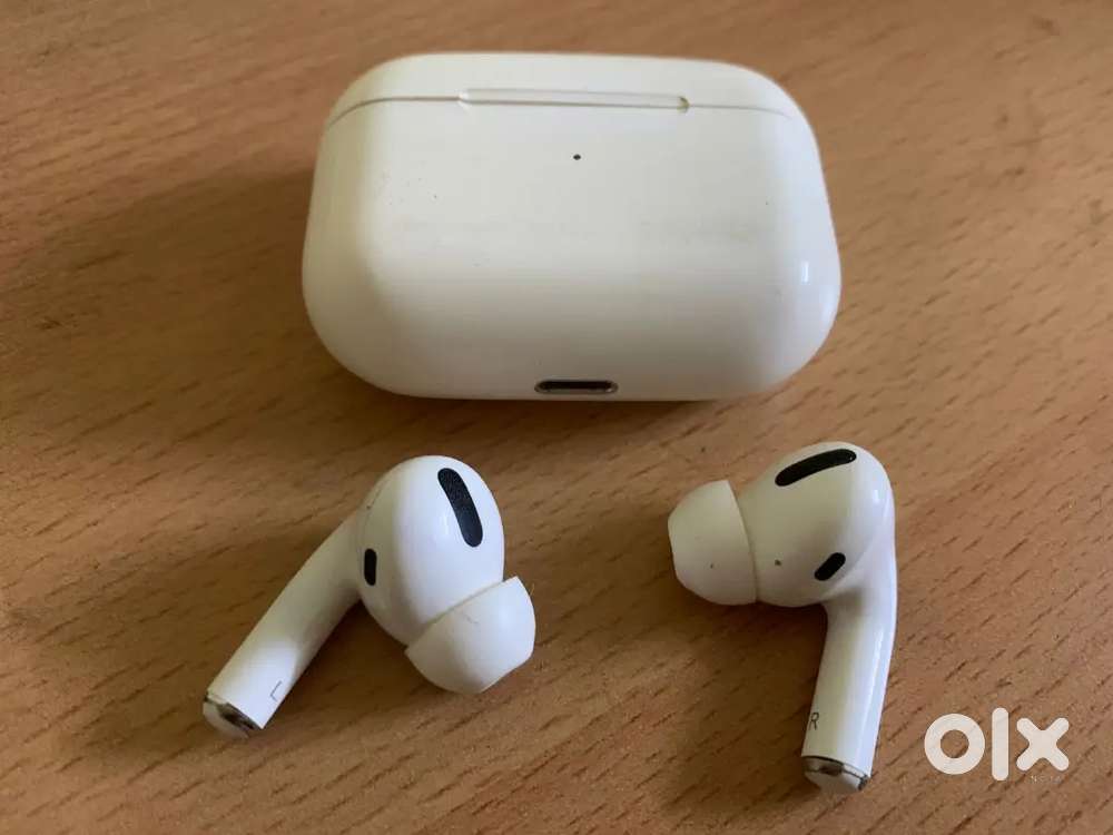 Apple Earpods pro with charging case
