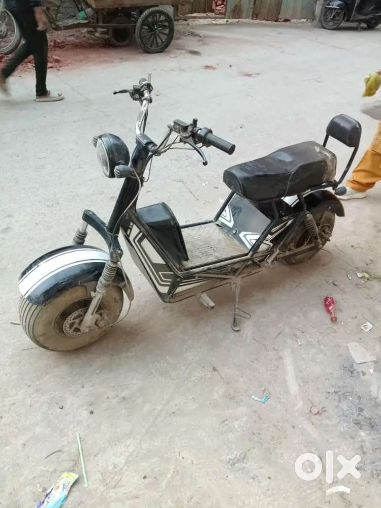 H o v e r electric scooty