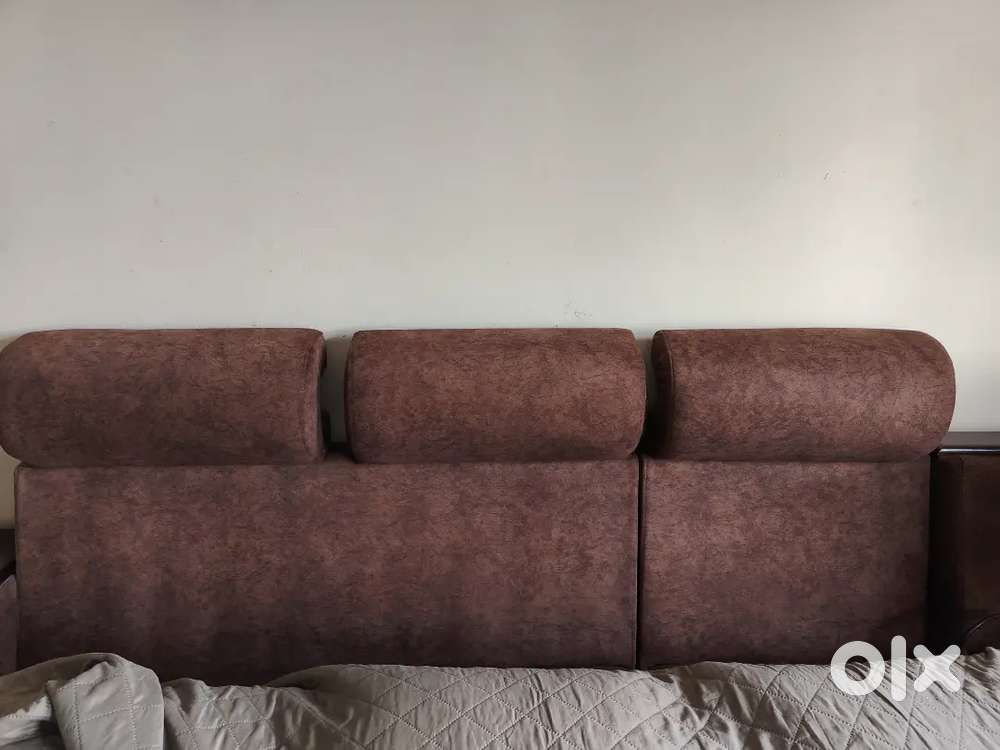 Good condition 5 seater L shaped sofa with big coushions.