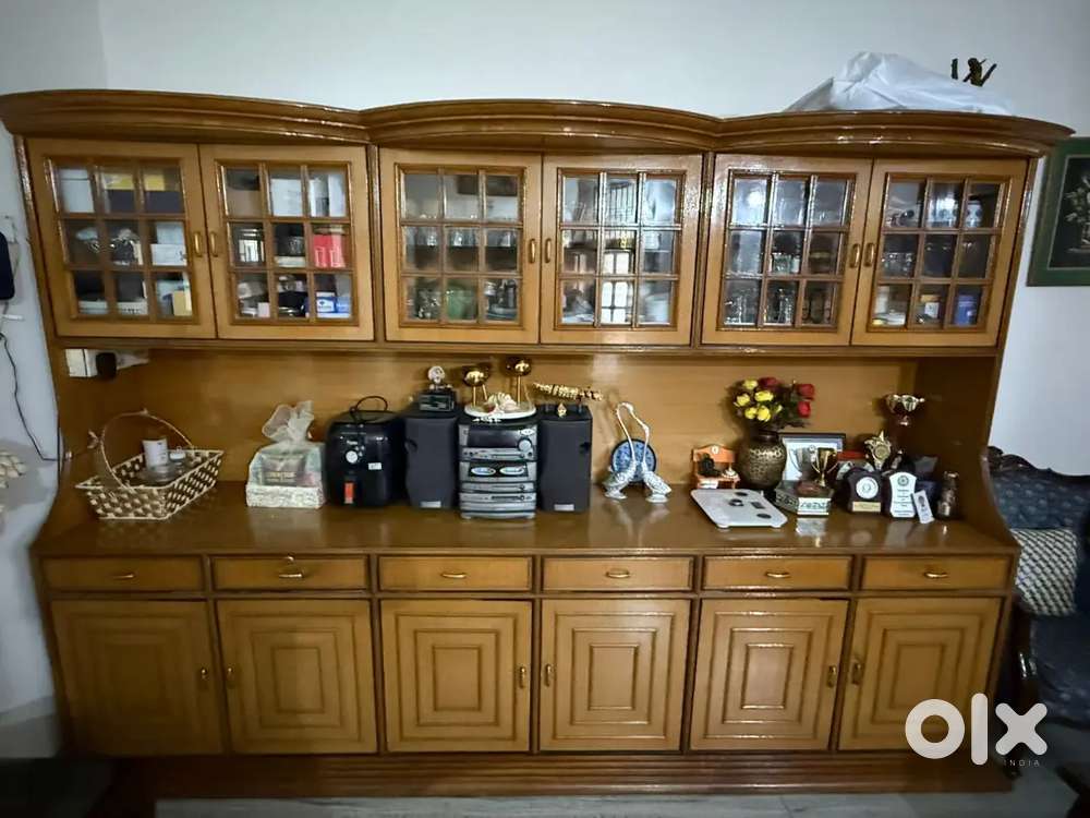 Huge and new showcase in amazing condition