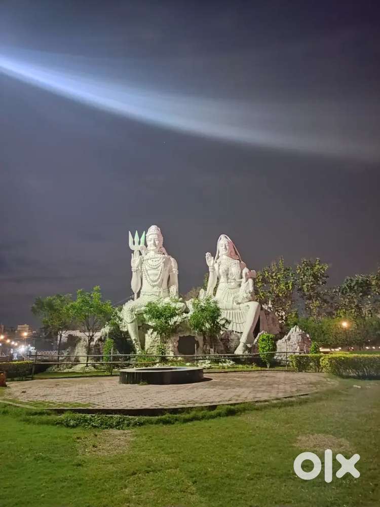 Independent flat for girl   rajkishor nagar applo and near science clg