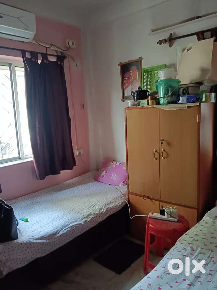 Sharing room for girls in bhowanipur near harish park