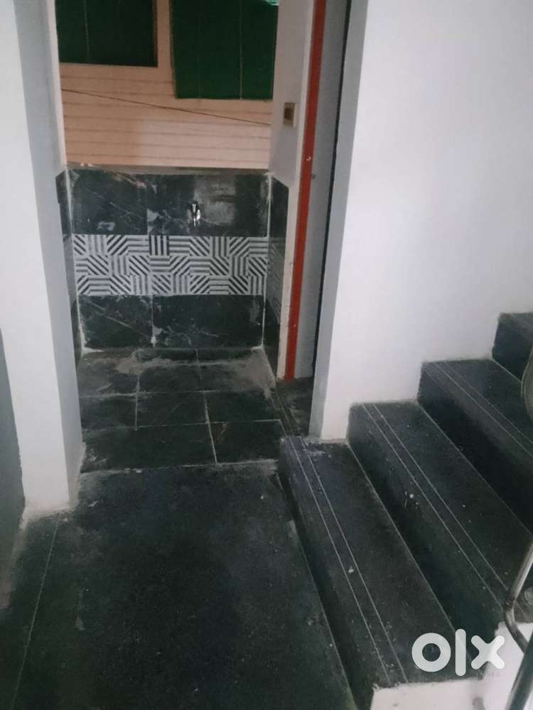 Single bedroom hall