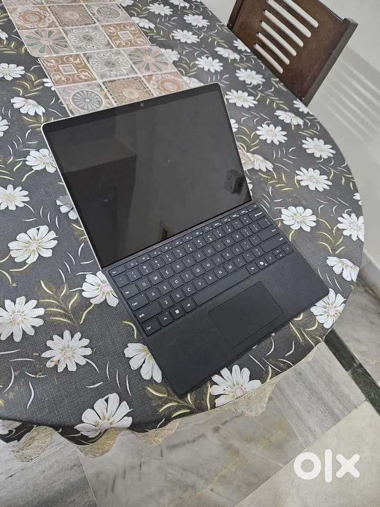 Microsoft New Surface Pro Windows 11 Home Copilot + PC with Keyboard