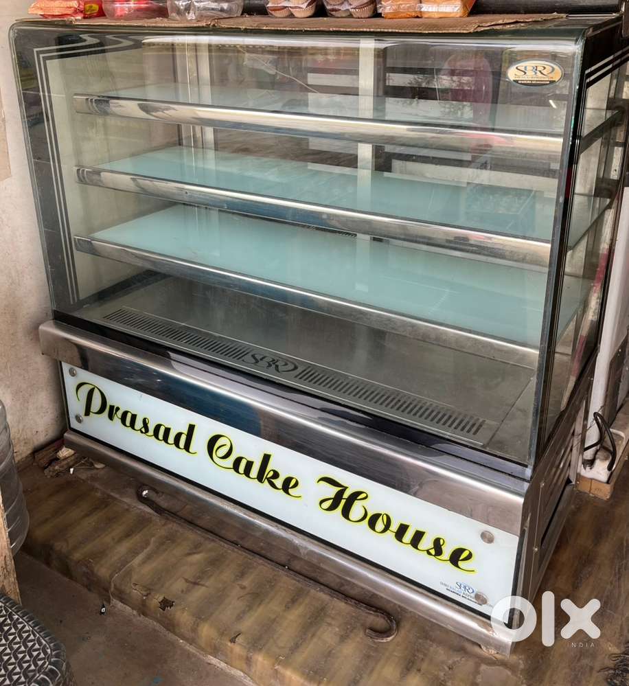 Cake freezer urgent to sell