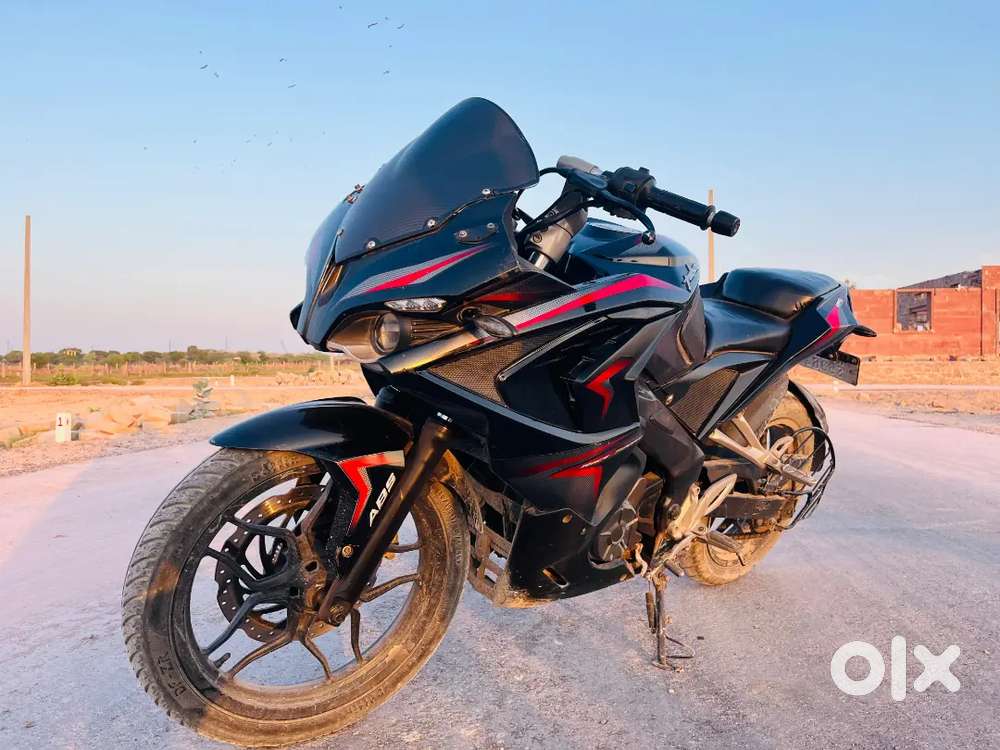 Pulsar RS 200 Bike