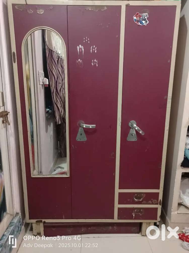 Pink and creamcolor aalmira