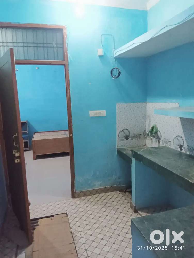 1-room set in aliganj