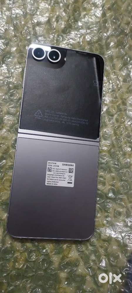 Samsung galaxy Z flip 6. 12/512 ek dum new
