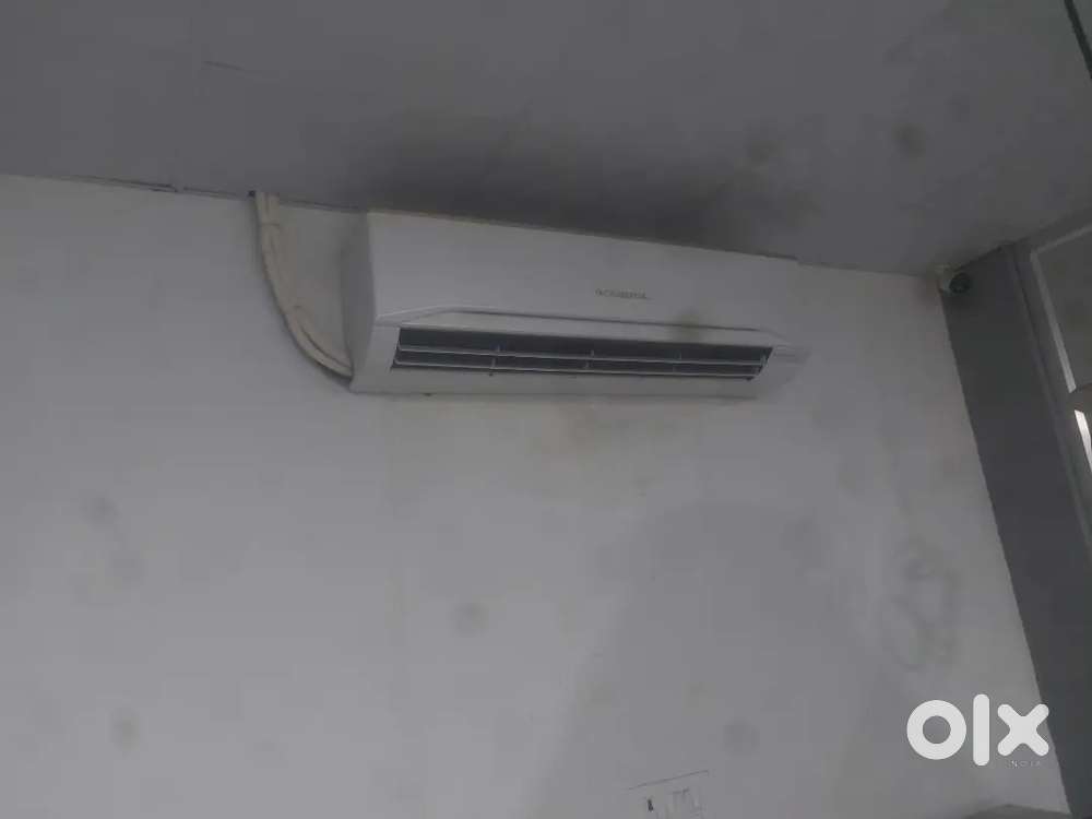 6 months old gernal 1.5 ton ac
