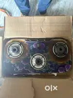 Gas stove with three burners