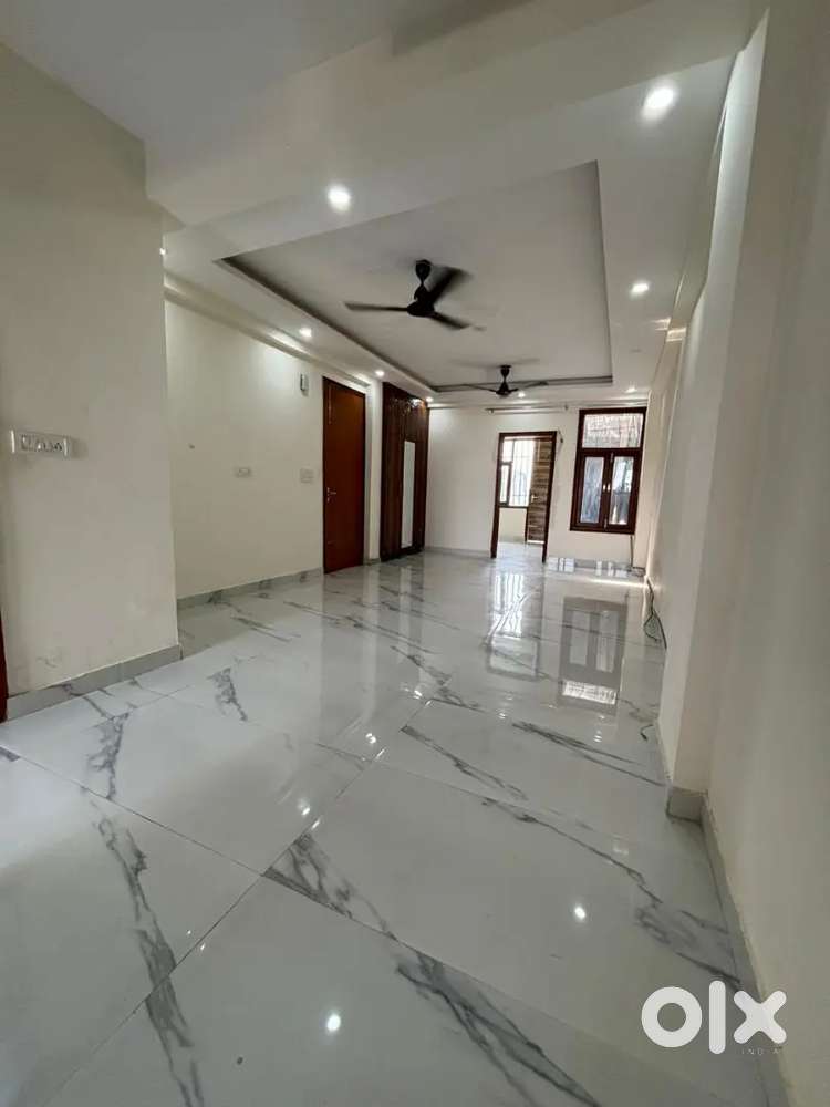 2bhk semi furnished flat available