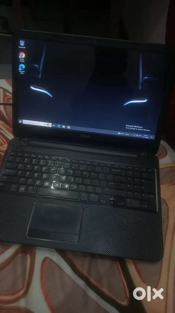 Selling my laptop under 18000