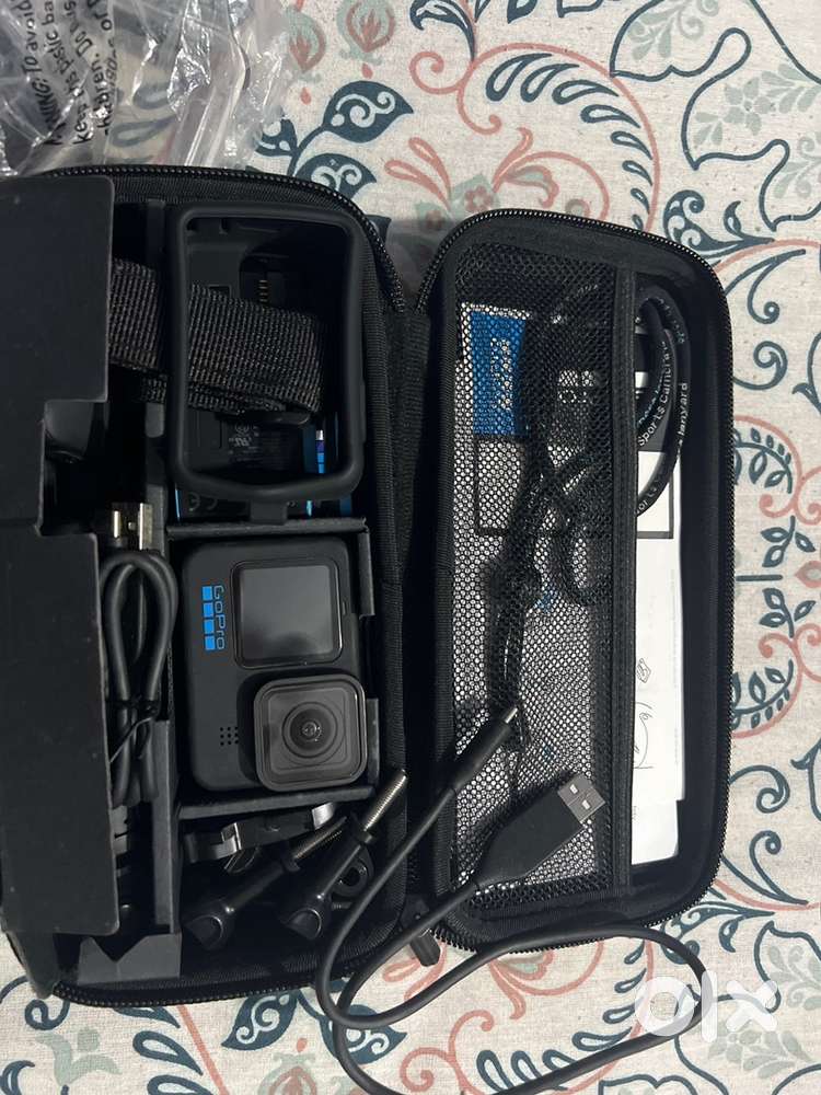 Go pro hero 10 with media mod and go pro remote with all accessories