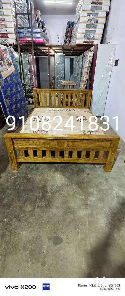 brand new wooden cot 5/6.5 queen size ( free shipping