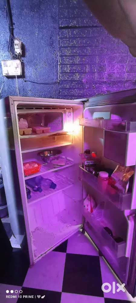 LG FRIDGE 215 ltr For sell