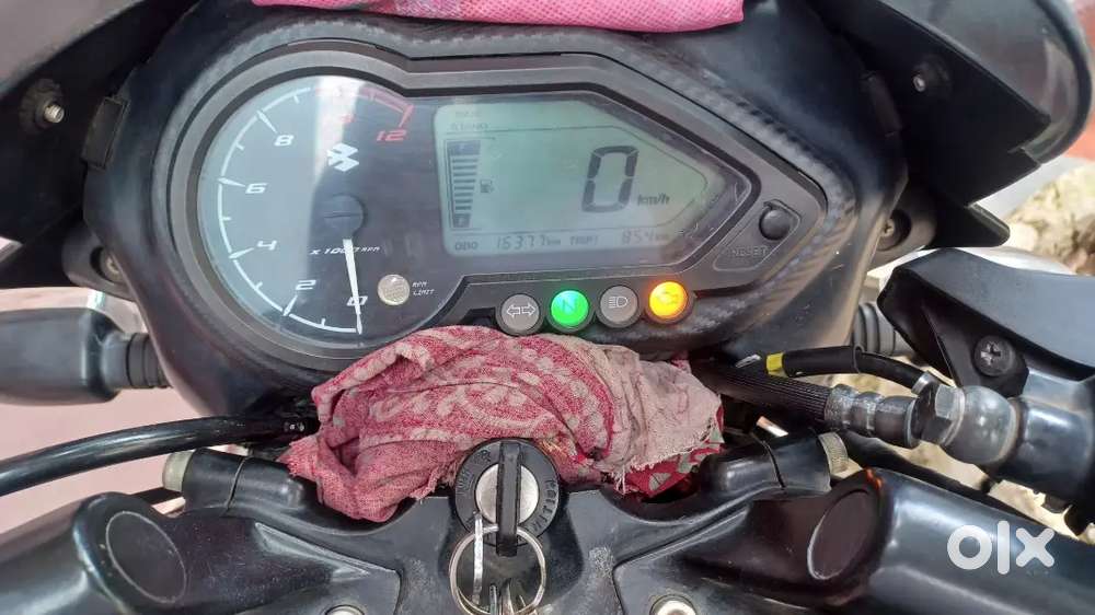 बजाज पल्सर 125cc, बहुत अच्छी कंडीसन, कम चली हुई वन हैंड